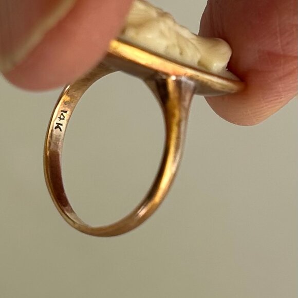 Anqtique Cameo 14K Ring - Picture 2 of 3